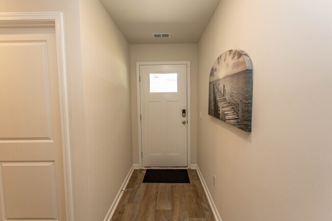 Foto del edificio - 1800 Whispering Pine St SW