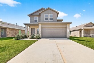 Building Photo - 5442 Pinetree Cres Ln
