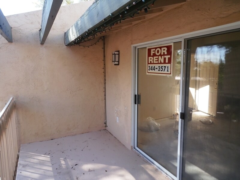 Foto del edificio - 3/2 at 22nd & Kolb. An upstairs condo in Langley Gardens