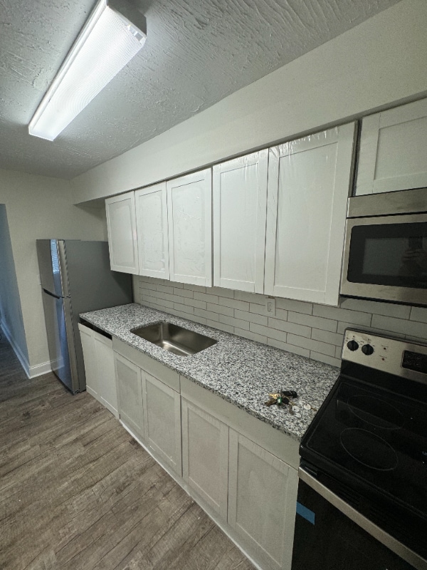 Building Photo - 2220 Ticknor Dr
