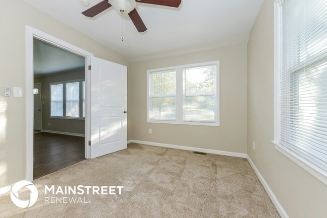 Foto del edificio - 6828 Winchester Ave