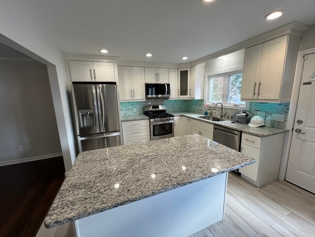 Foto del edificio - 60 Moore Pl