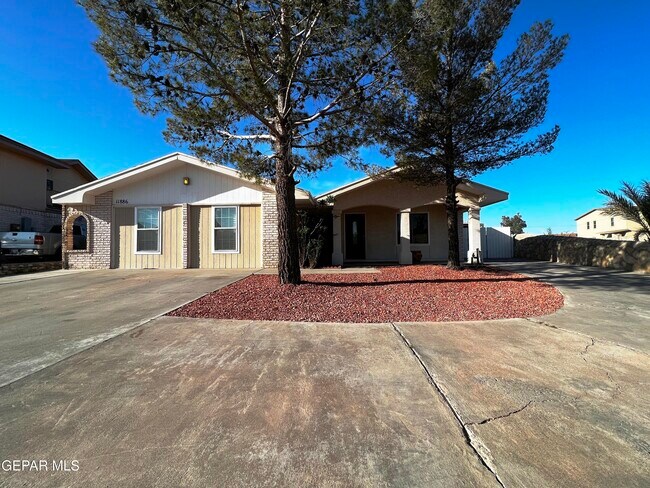 Building Photo - 11886 Prado Del Sol Dr