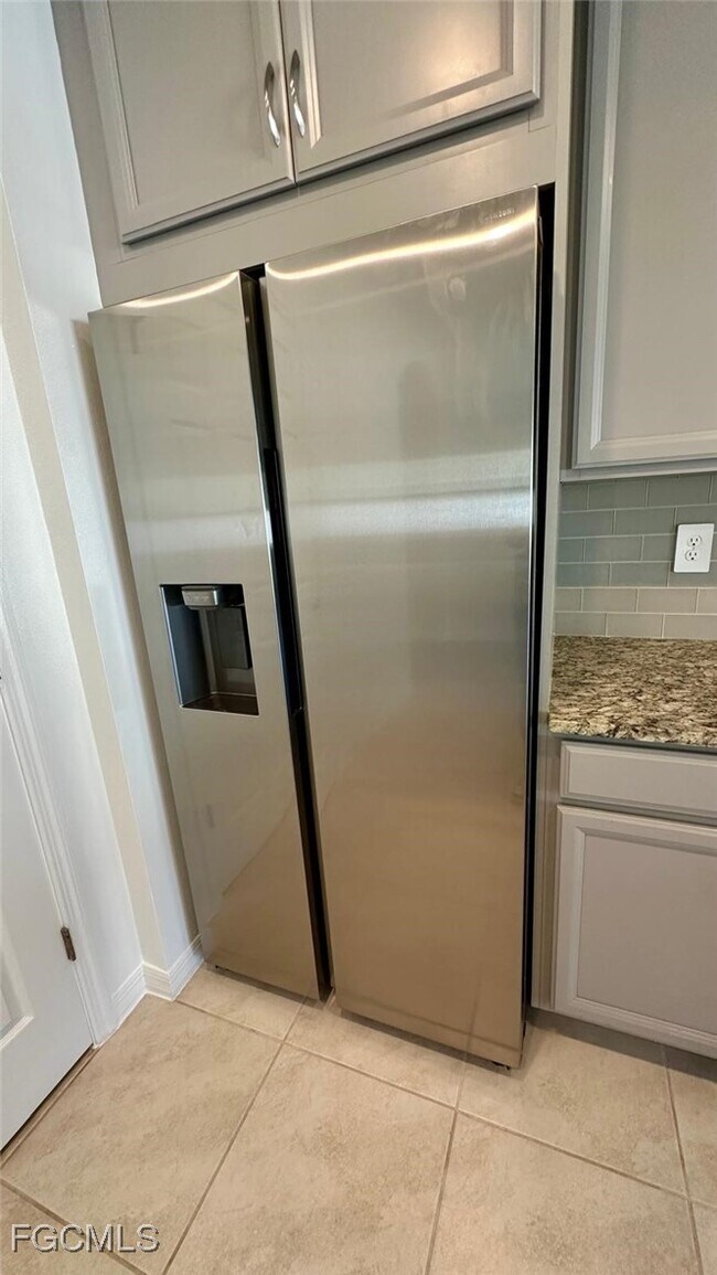 Building Photo - 3034 Royal Gardens Ave