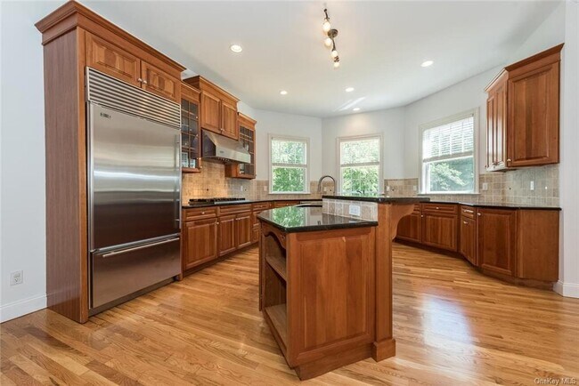 Foto del edificio - 7 Hope's Farm Ln