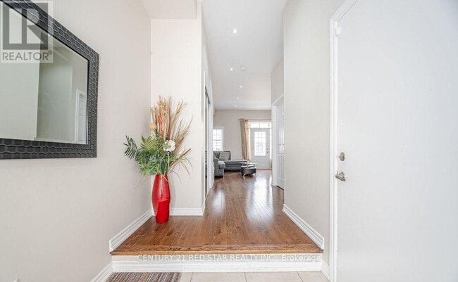 Building Photo - 2530 Countryside Dr