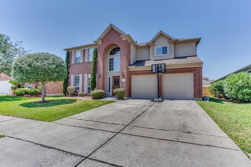 Foto principal - 4207 Forest Rain Ln