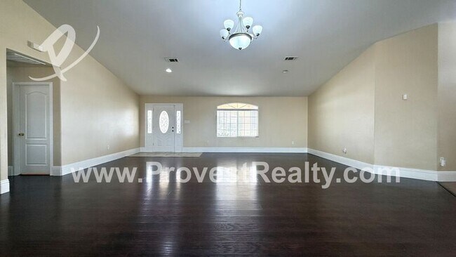 Foto del edificio - 17757 Donert St