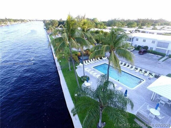 Foto del edificio - 6207 Bay Club Dr