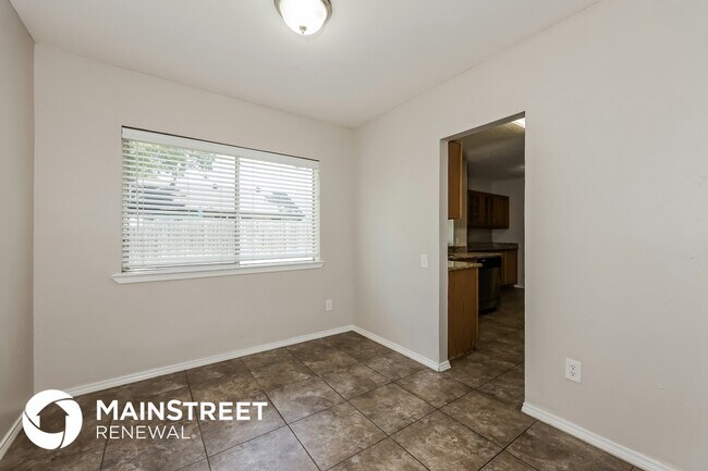 Foto del edificio - 3705 Huckleberry Dr