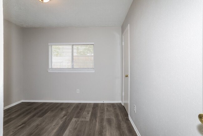 Foto del edificio - 4510 Tylergate Dr
