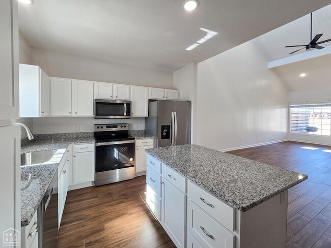 Building Photo - 4804 Antosh Cir