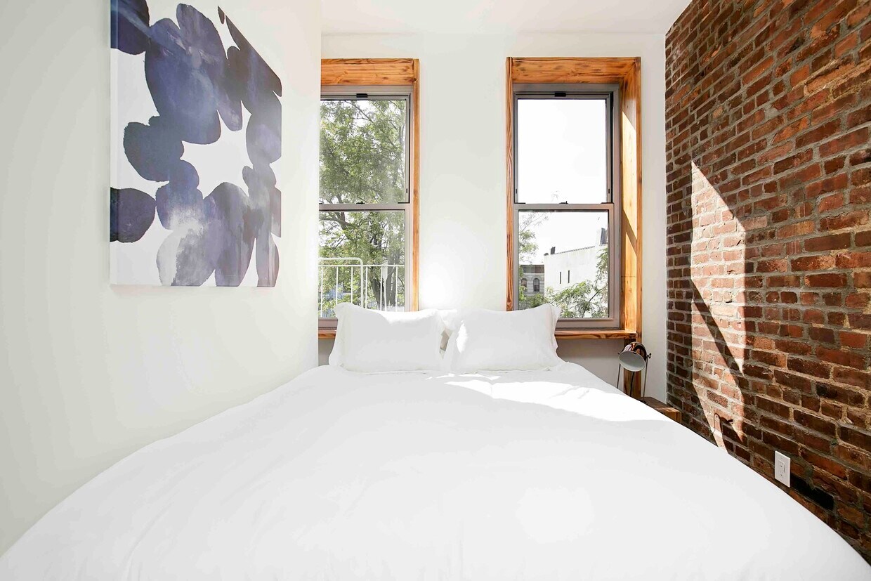 Foto principal - 231 Stanhope St