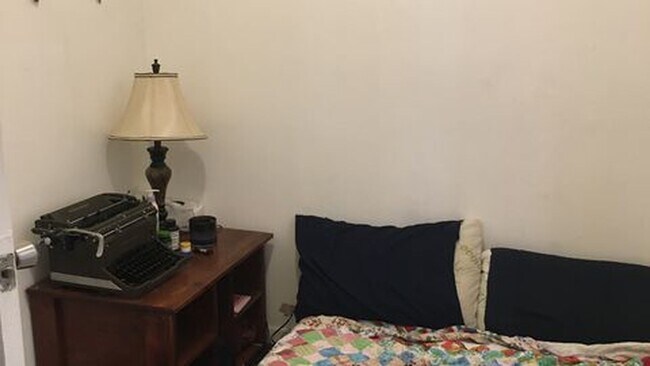 Foto del edificio - 821 N Hermitage Ave