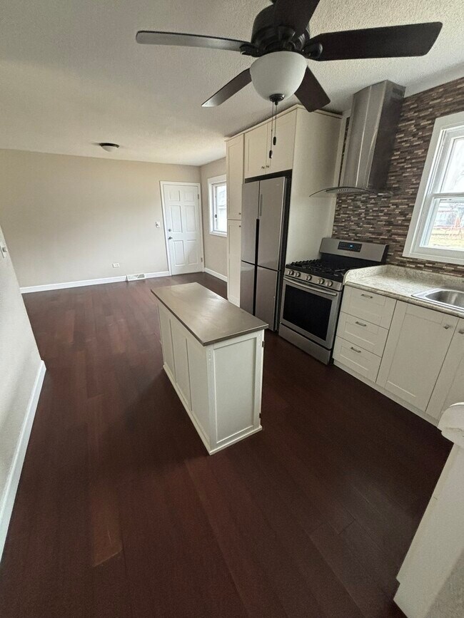 944 Shields Ave, Winthrop Harbor, IL 60096 House Rental in Winthrop