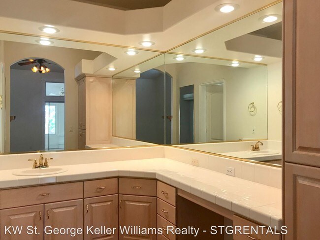 Foto del edificio - 3 br, 2 bath House - 829 St. James Lane