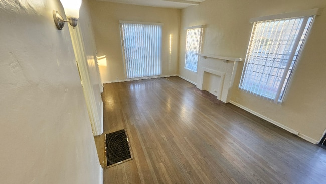 Foto del edificio - 519 N Gardner St