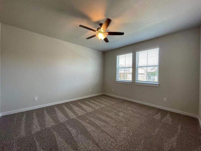 Foto del edificio - 110 Dedina Dr