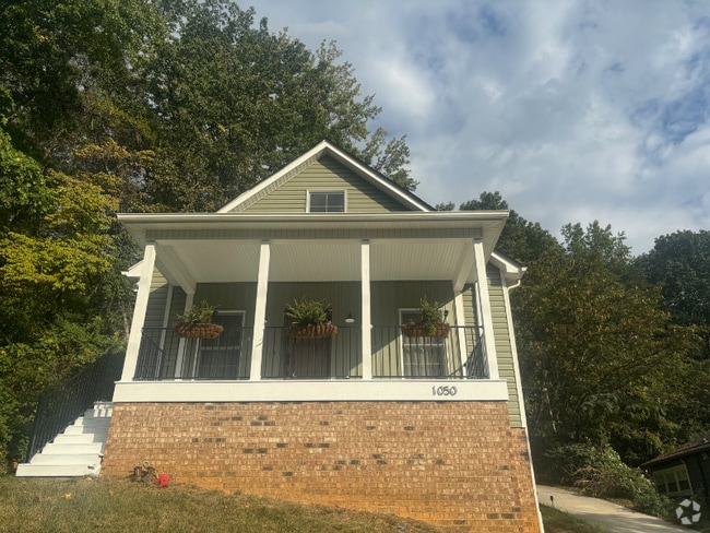 Building Photo - 1050 Pineville Rd