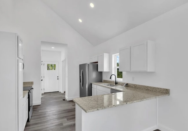 Building Photo - THIS HOME IS PET FRIENDLY!!!!!