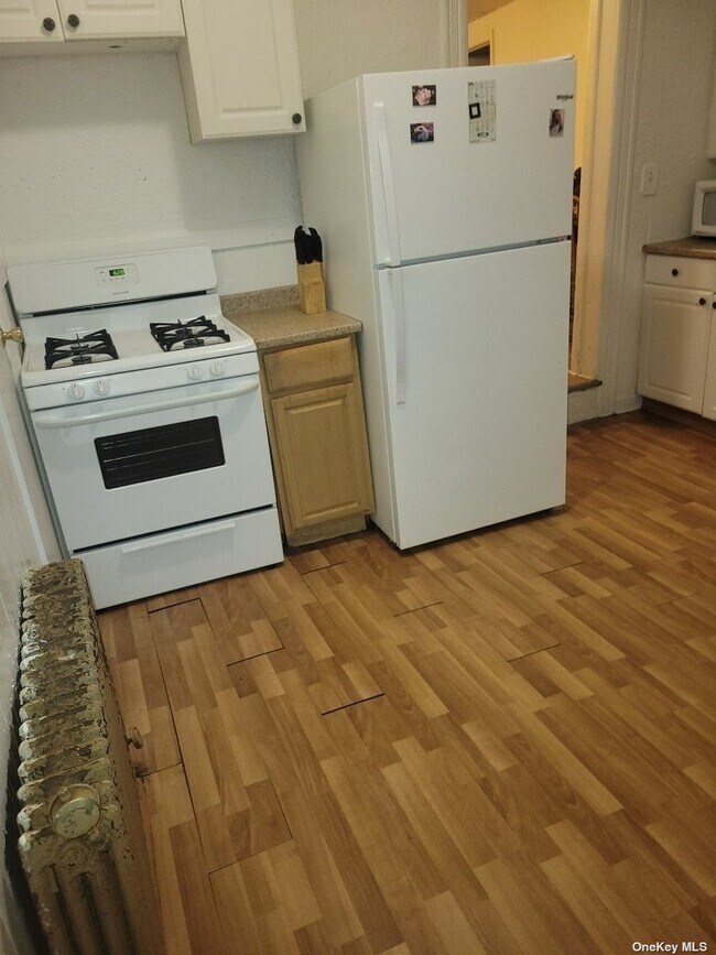 85 Park Ave Unit AW, Babylon, NY 11702 Room for Rent in Babylon, NY