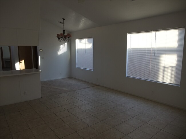 kitchen/living - 419 S Tonopah Dr