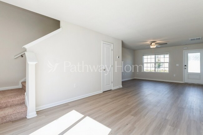 Foto del edificio - 6248 Lowe Ln