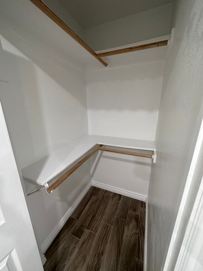 Foto del edificio - 4468 E 4th St