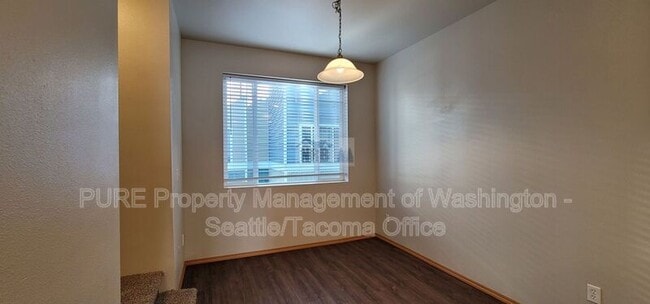 Building Photo - 3209 S 45th St