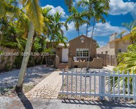 Foto del edificio - 626 NE 4th Ct