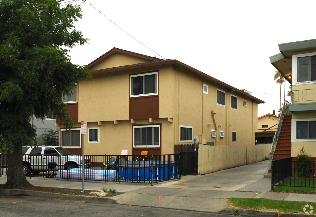 Building Photo - 153 Sutter St
