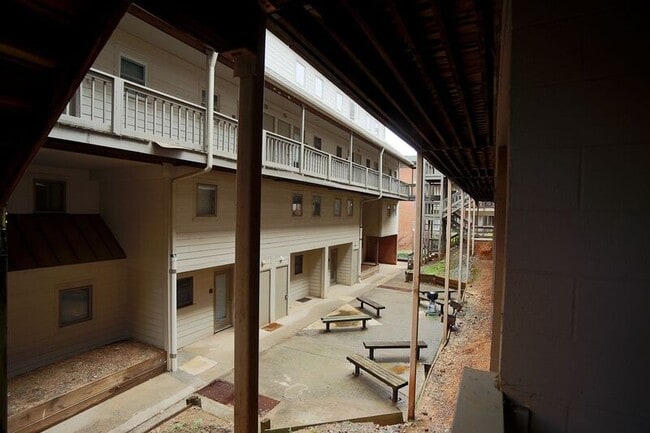 Photo - 1303 Wertland St Apartment