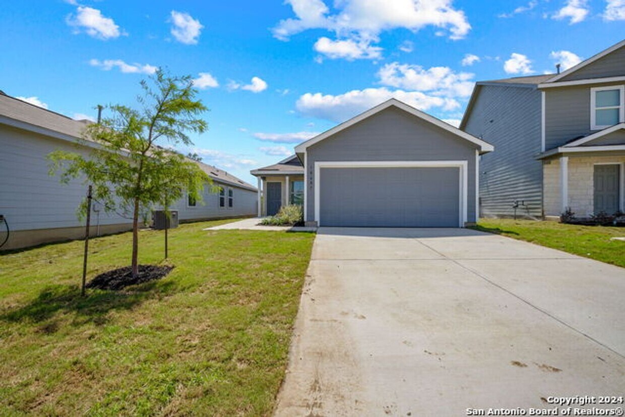 Foto principal - 10627 Vesta Curve