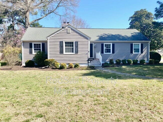 Building Photo - 18 River Rd