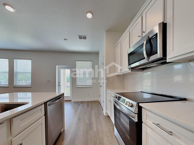 Foto del edificio - 6772 Atlantic Bch Ave