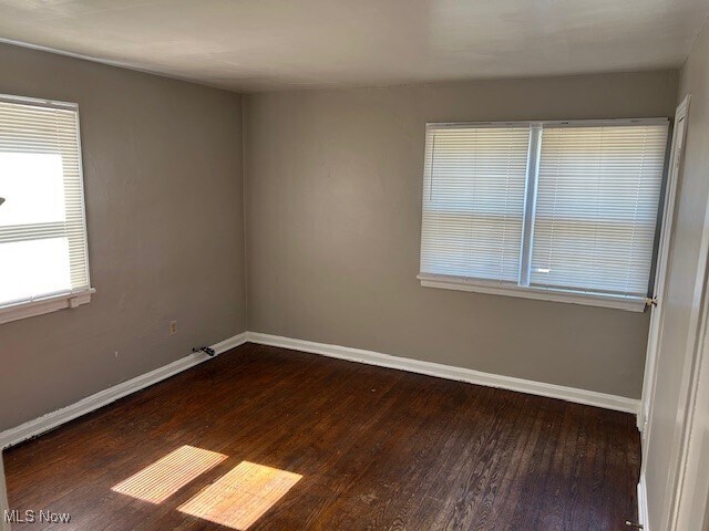 Foto del edificio - 1736 Spring Ave NE