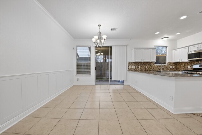 Foto del edificio - 13150 Lawsons Creek Ln