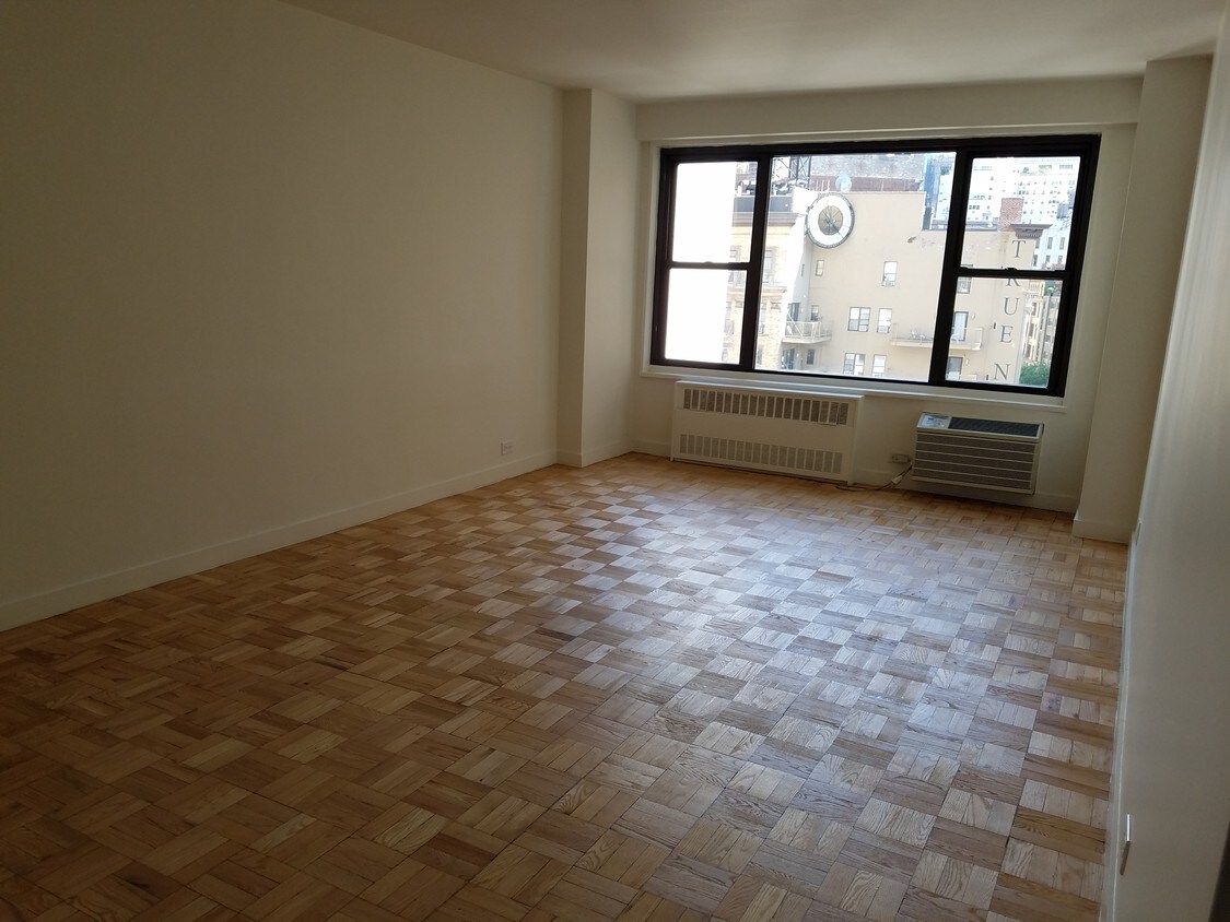 Primary Photo - 145 4th Ave