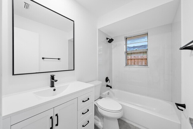 Foto del edificio - 1926 Service Rd