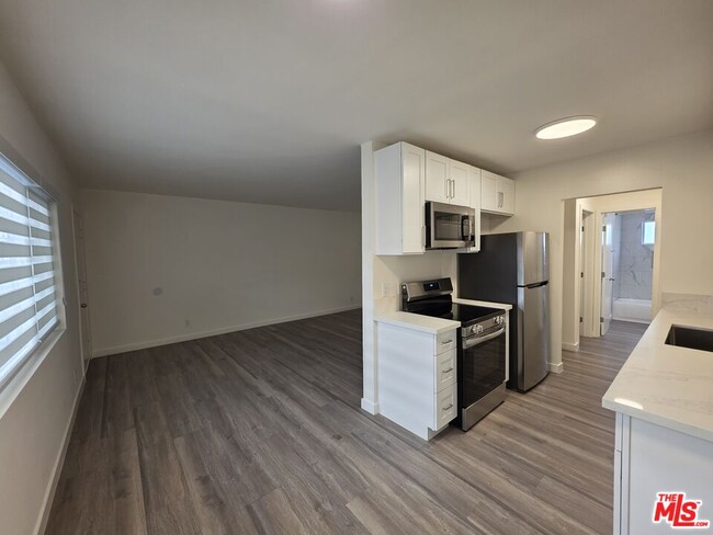 Building Photo - 1433 Brockton Ave