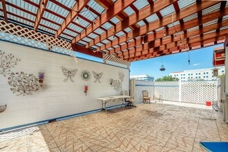 Building Photo - 7711 Beechnut St