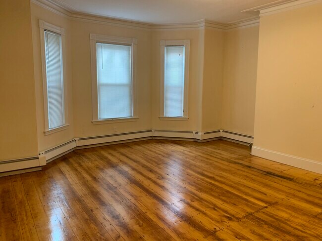 Foto del edificio - 249 W 5th St