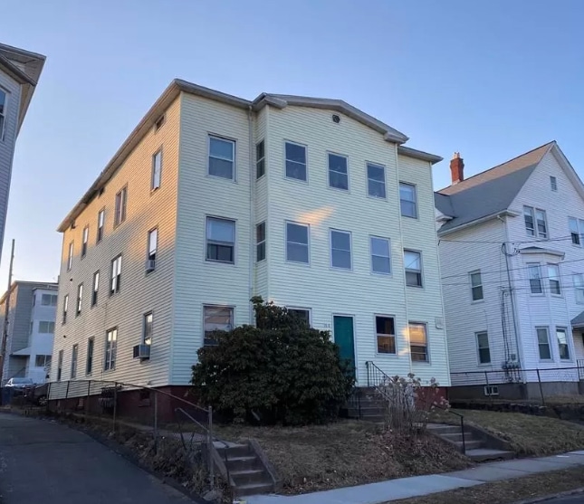 Building Photo - 164 Grove St