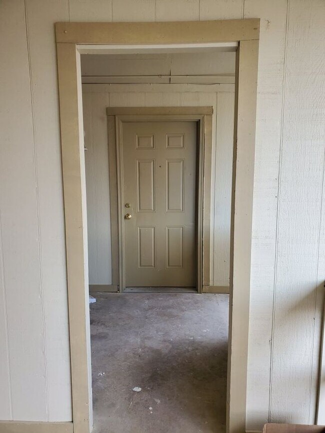 Foto del edificio - 8133 Tanner Ave