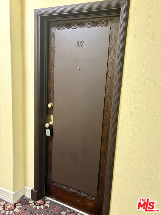 Foto del edificio - 1817 Ivar Ave