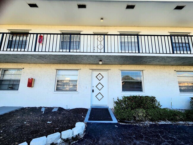 Foto del edificio - 227 Castlewood Dr