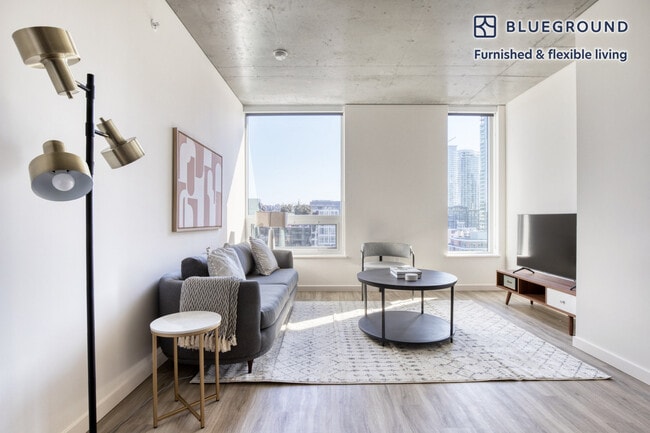 Building Photo - 210 8th Ave N