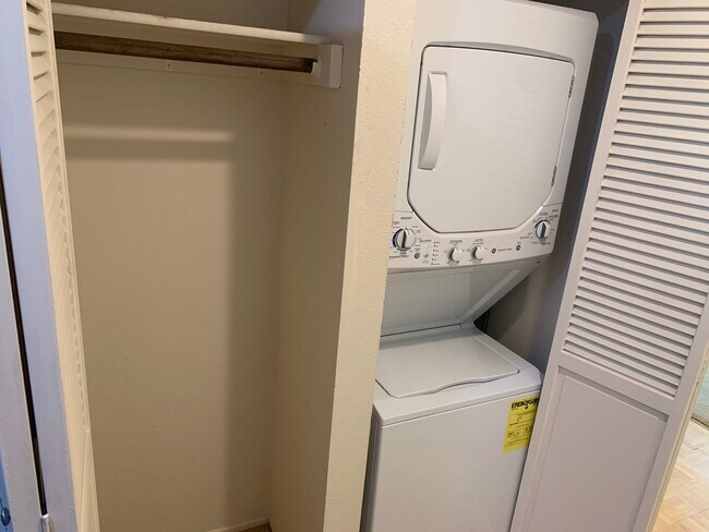 Foto del edificio - 2 bedroom 2 bath Condo in Southwest Portla...