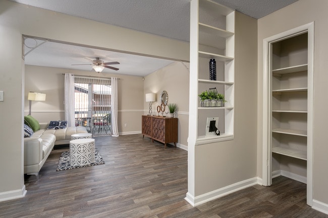 Building Photo - The Park at Callington