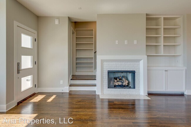 Building Photo - 3 br, 3.5 bath House - 1806 Pearl St.